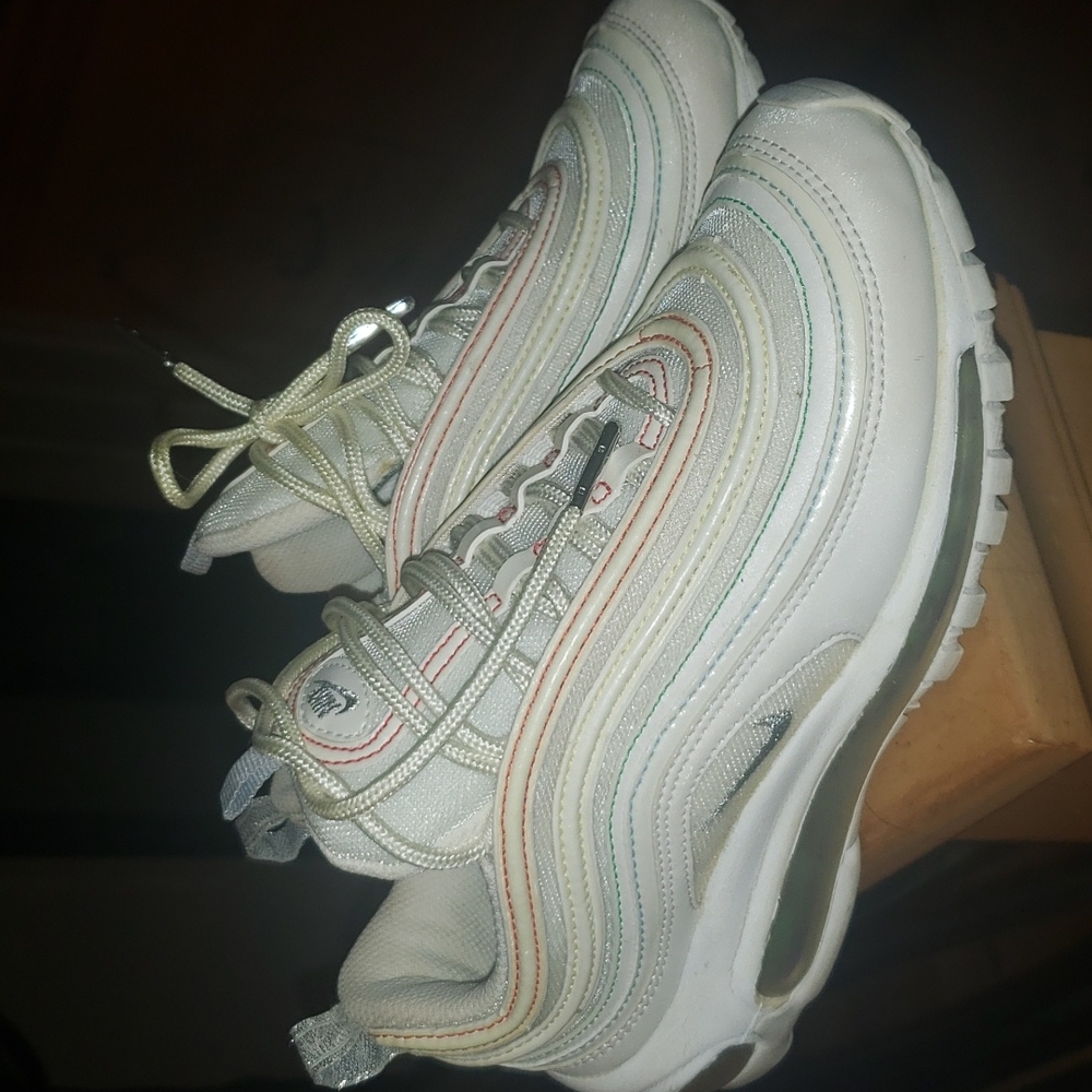 Sneakers - Picture 2 of 5